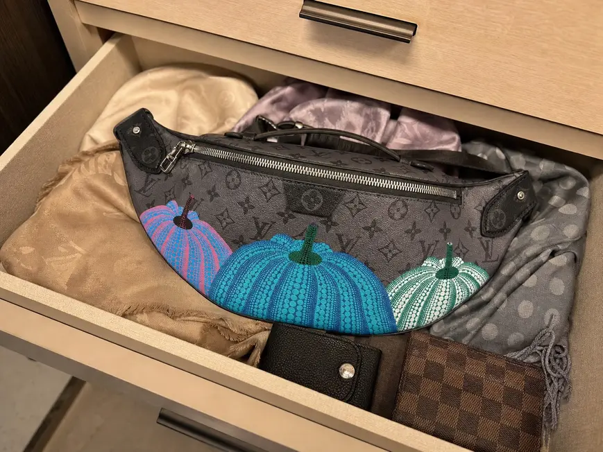 LV x YK Maxi Bumbag M46436 photo review