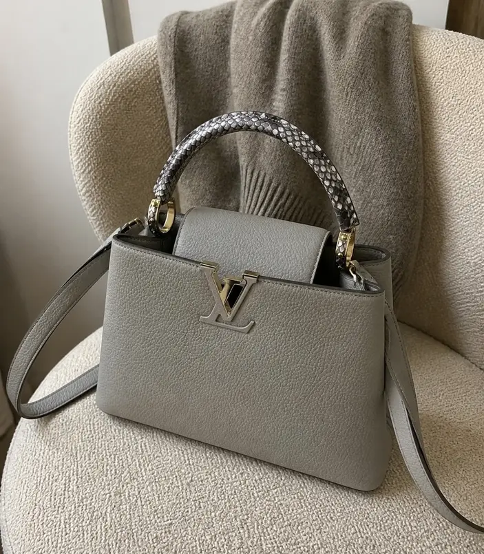 Capucines MM Handbag M92800-1 photo review