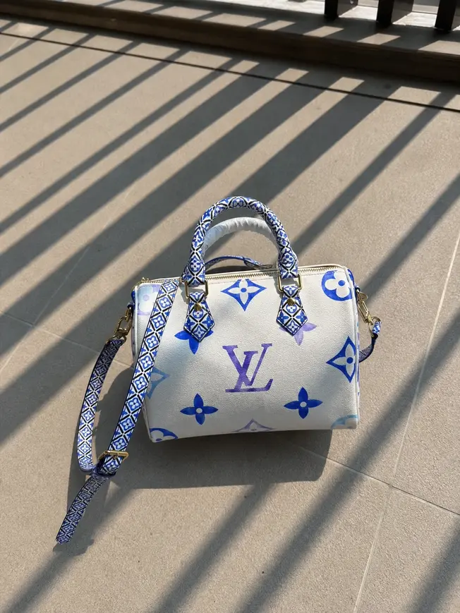 Giant Monogram Speedy Bandouliere 25-Blue M22987-Blue photo review