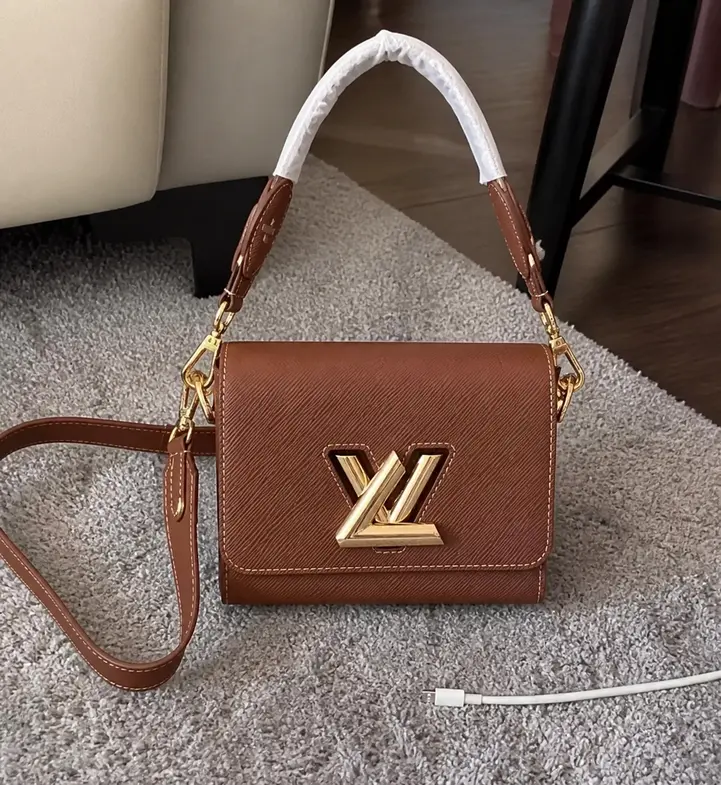 Twist EPI Traveler handbag PM-Brown M24758 photo review