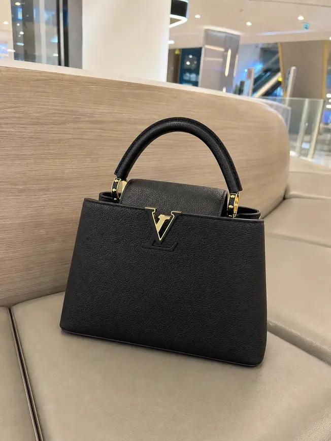 Taurillon Capucines MM Handbag M24727 photo review