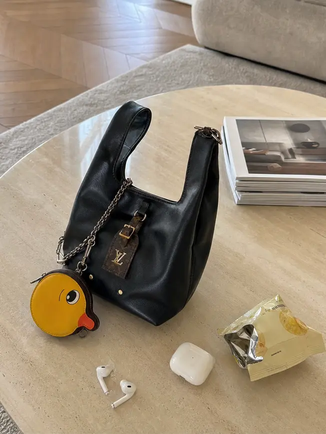 Atlantis BB Handbag-Black M11387-Black photo review
