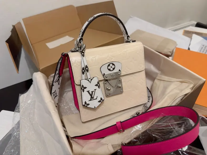 2019 Monogram Vernis Spring Street-Cream M90454 photo review