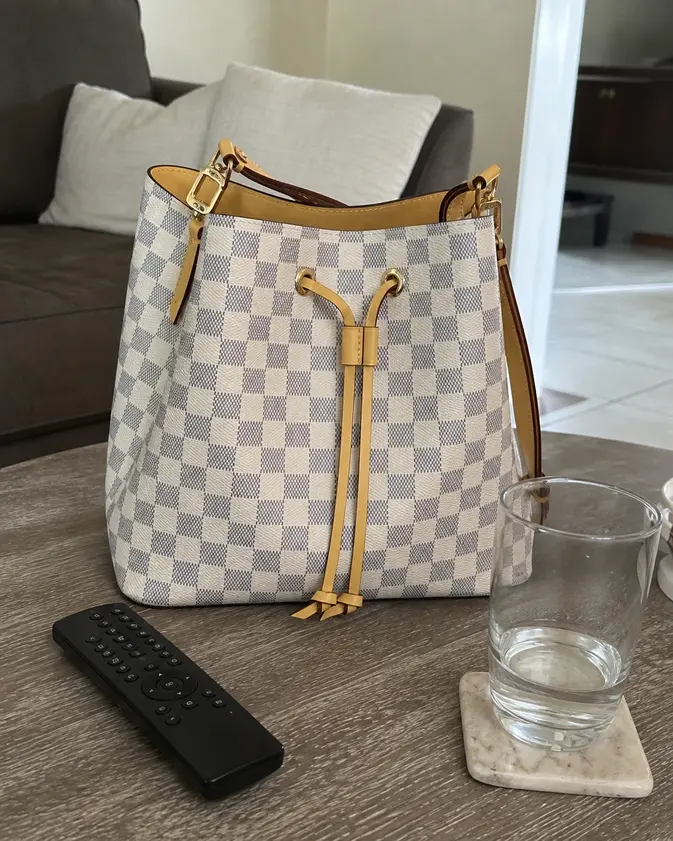 Damier Azur NeoNoe Bucket Bag-Pineapple N40151 photo review