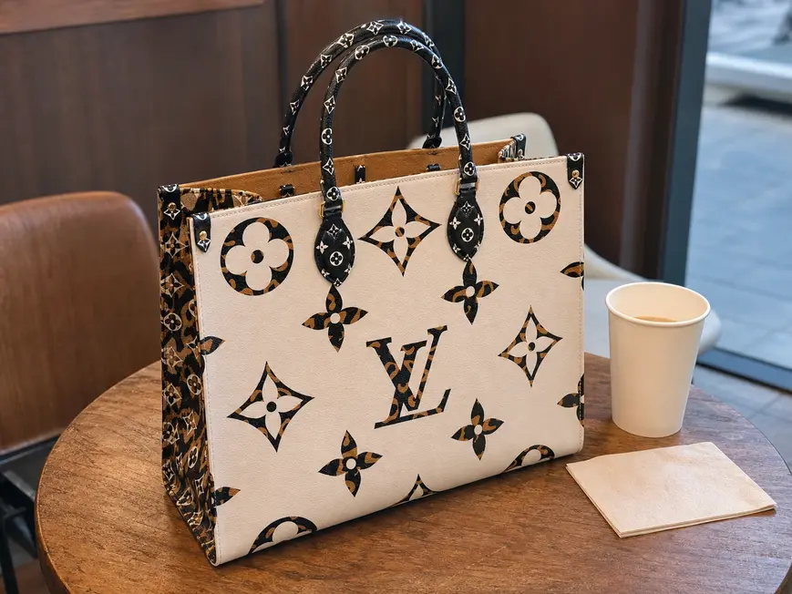 2019 Monogram Motif Onthego Tote Bag-Ivoire M44675 photo review