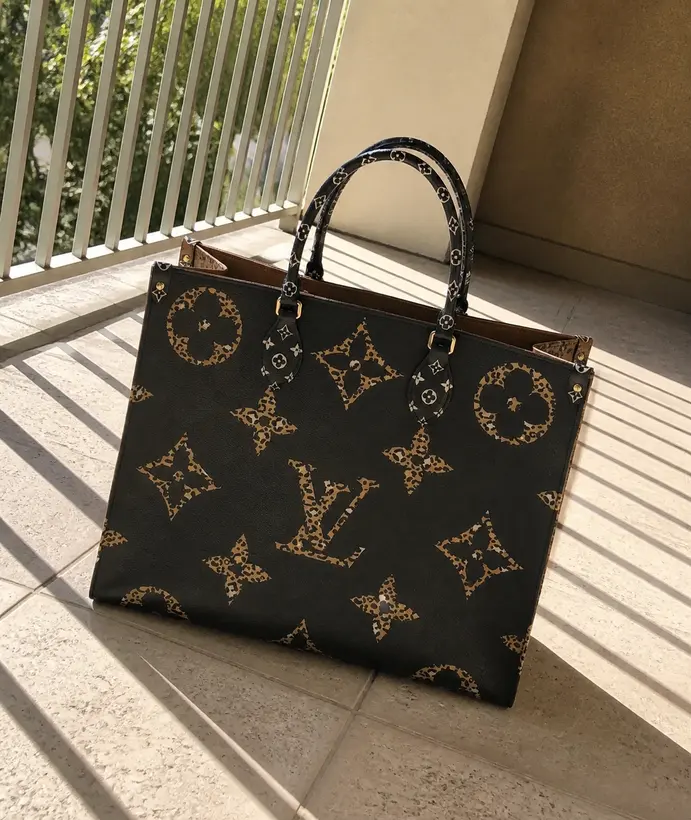 2019 Monogram Motif Onthego Tote Bag-Black M44674 photo review