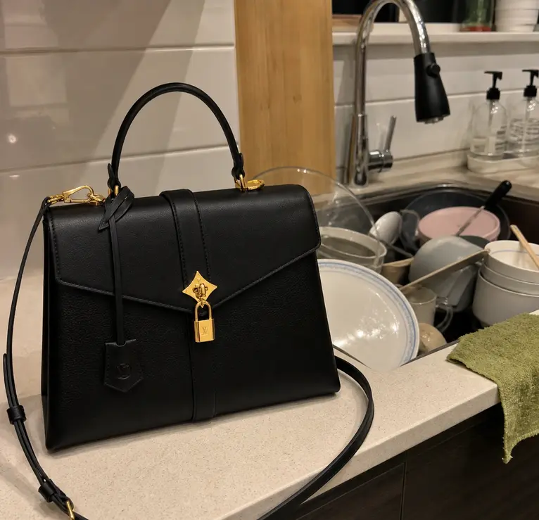 2019 Rose des Vents MM-Black M53816 photo review