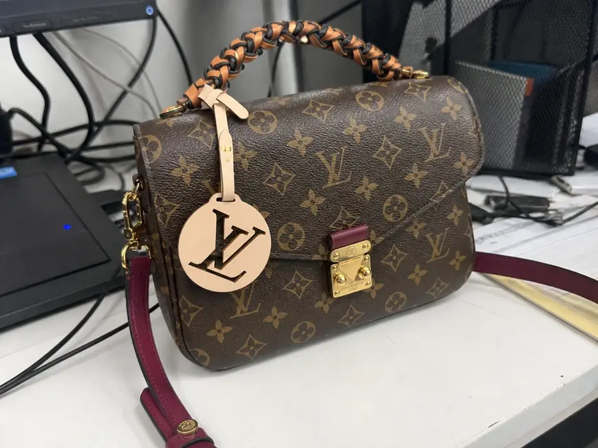 2019 Monogram Pochette Metis M44668 photo review
