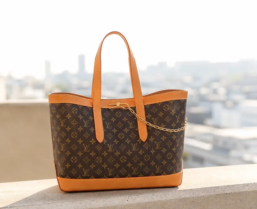 2020 Monogram Canvas Cabas Voyage M44878 photo review