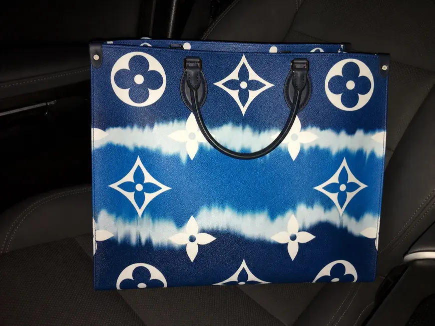2020 LV Escale Onthego GM-Blue M45120 photo review