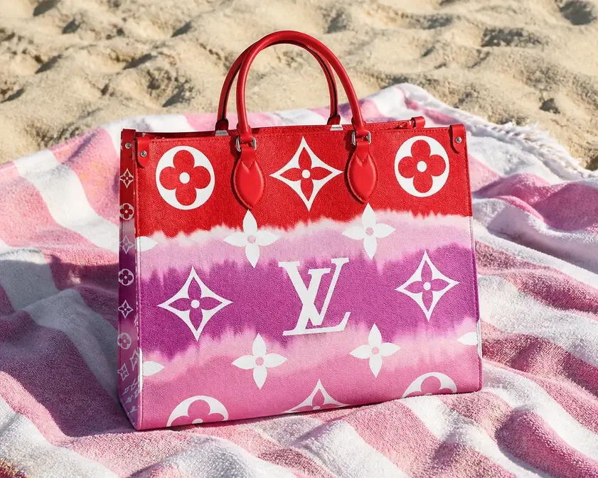 2020 LV Escale Onthego GM-Red M45121 photo review