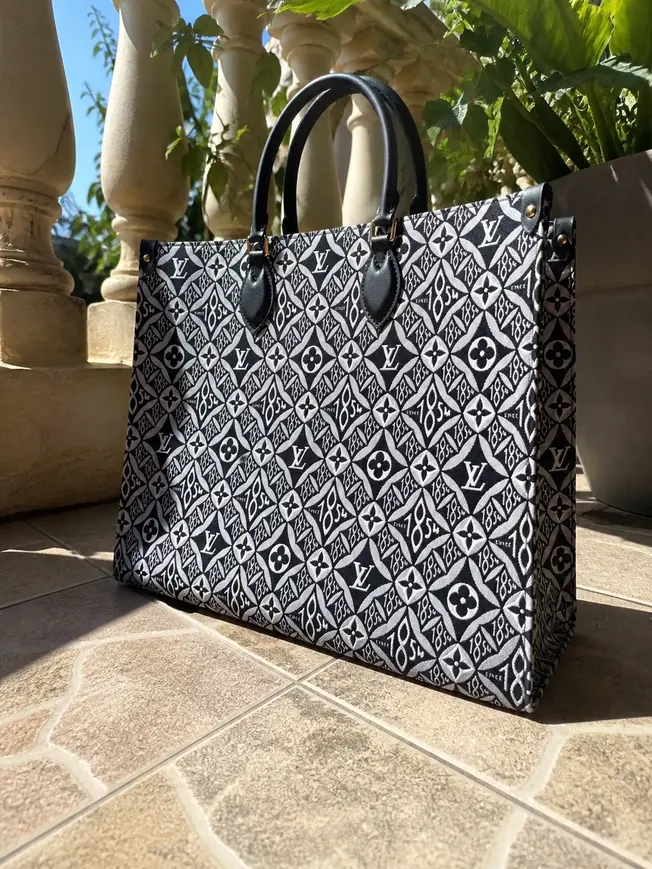 2020 Spring Onthego GM-Black M44576-2020-Black photo review