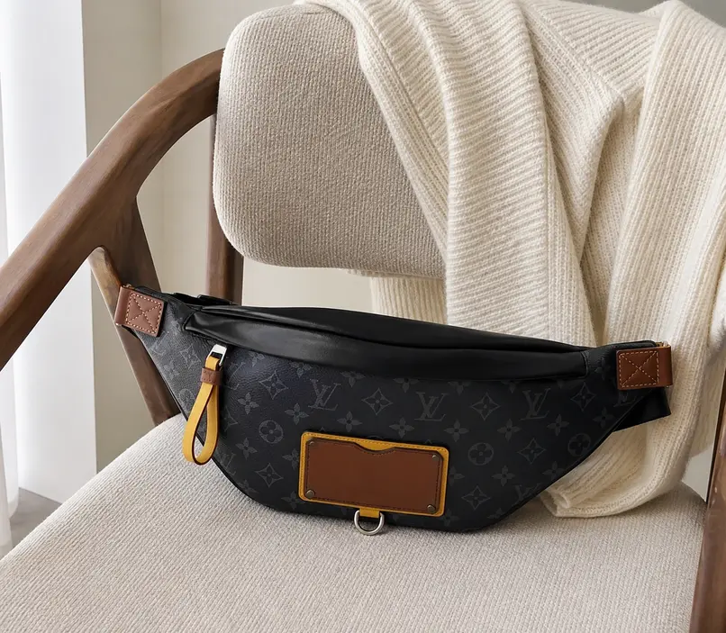 Monogram Eclipse Discovery Bumbag M45220 photo review