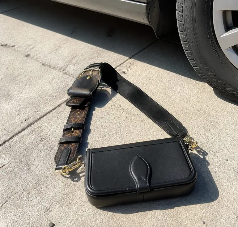 Monogram Officier Pouch M69841 photo review