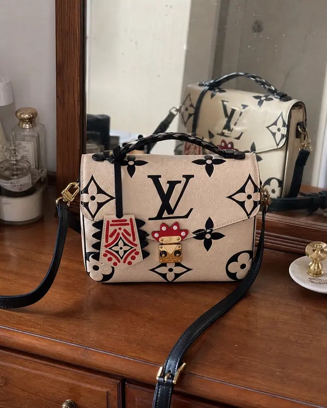 M45384 LV CRAFTY POCHETTE MeTIS-Cream M45384 photo review