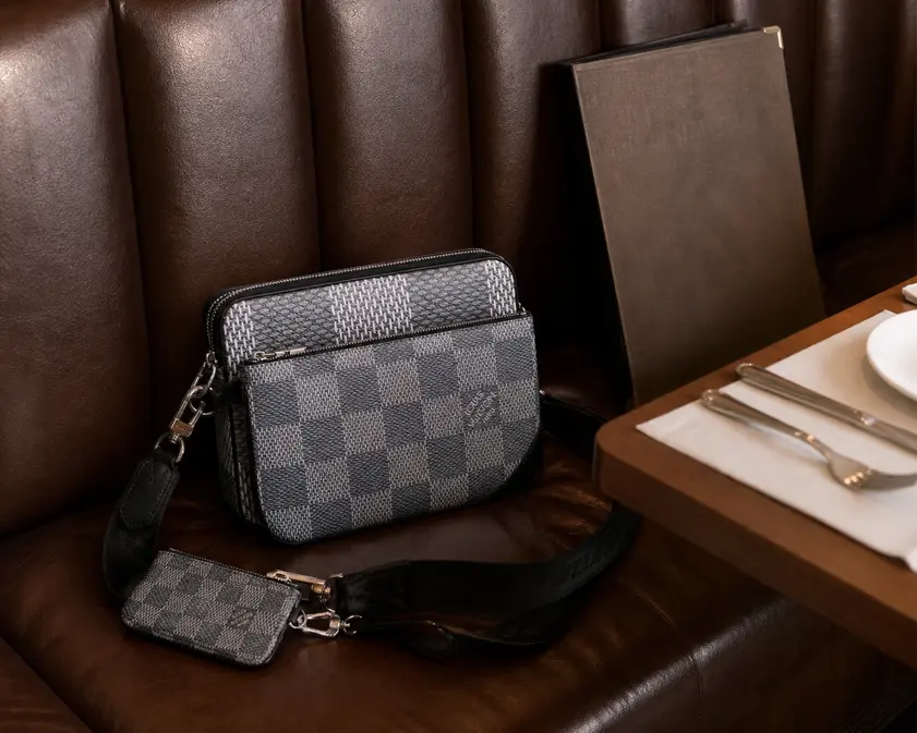 Damier Graphite TRIO MESSENGER N50027 photo review