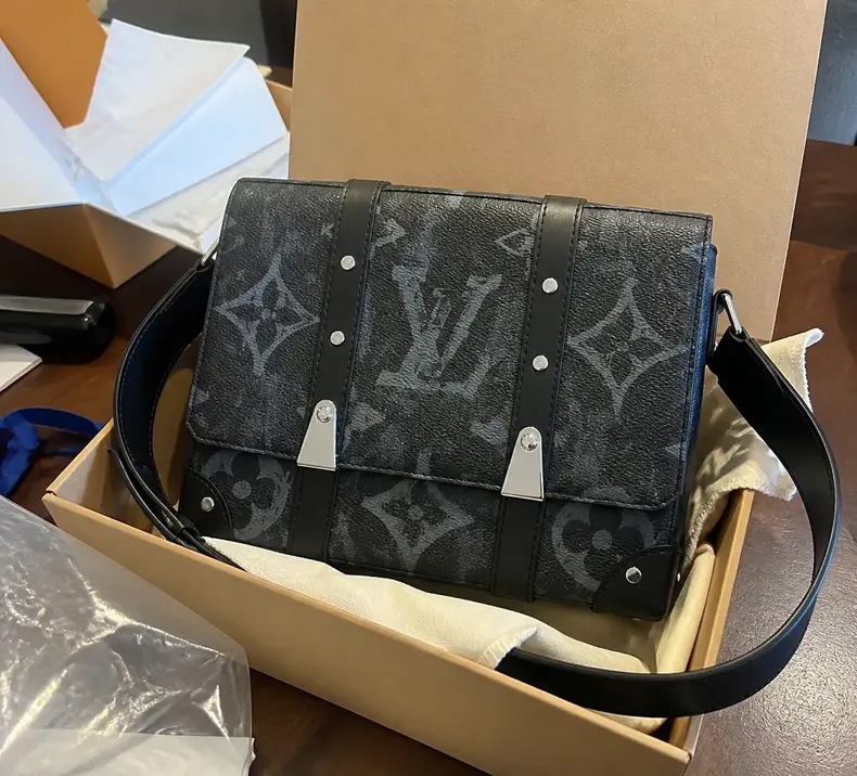 Monogram Pastel Noir TRUNK MESSENGER M57271 photo review