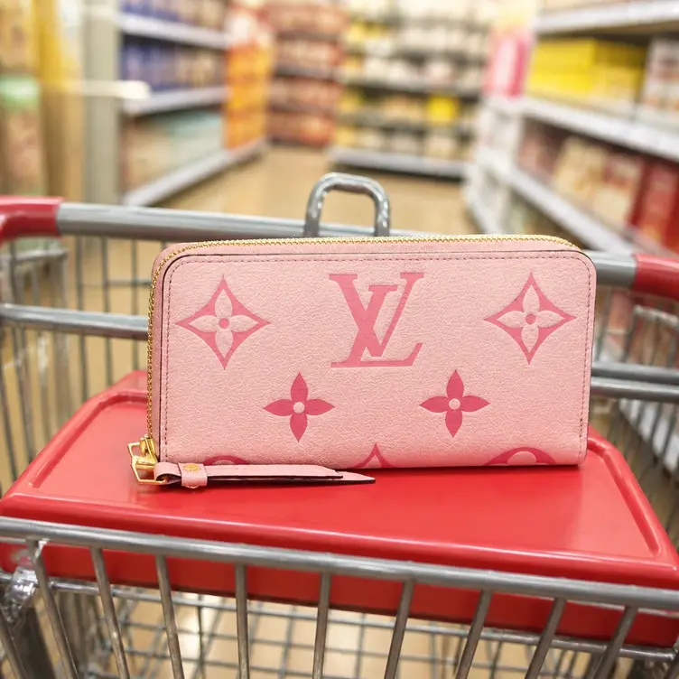 Summer 2021 Zippy Wallet-Rose Pink M80403 photo review
