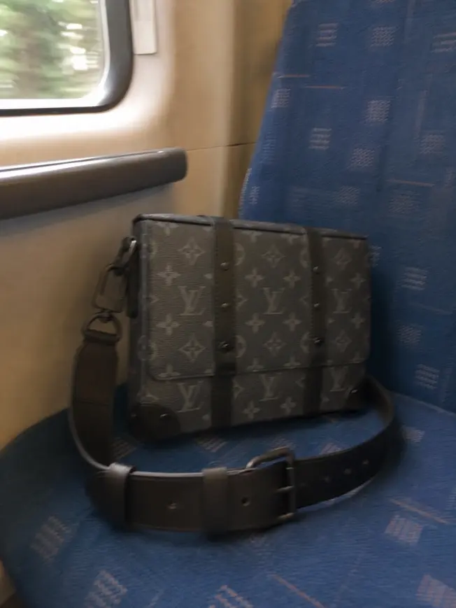 Monogram Eclipse Trunk Messenger M45727 photo review