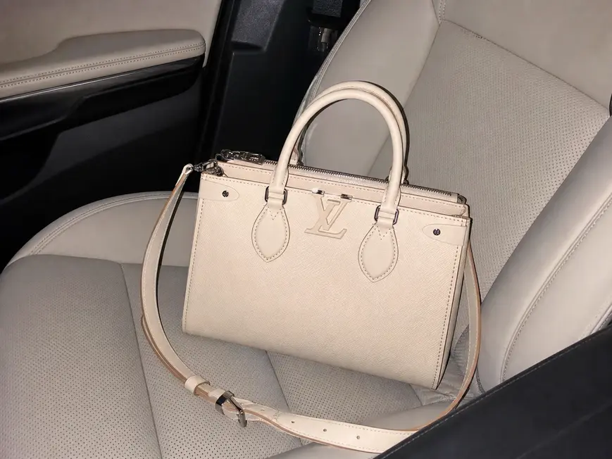 Epi Grained Grenelle Tote PM-White M57681 photo review