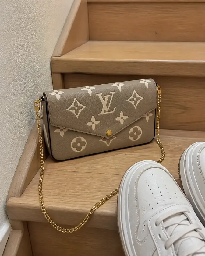 Monogram Empreinte Felicie Pochette M69977 photo review