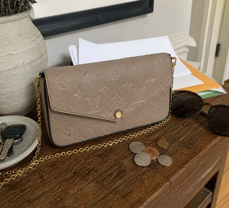 Felicie Pochette-Tourterelle Beige M68697 photo review