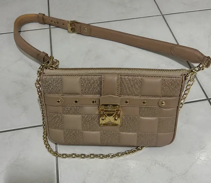 Damier Quilt Pochette Troca M59048 photo review