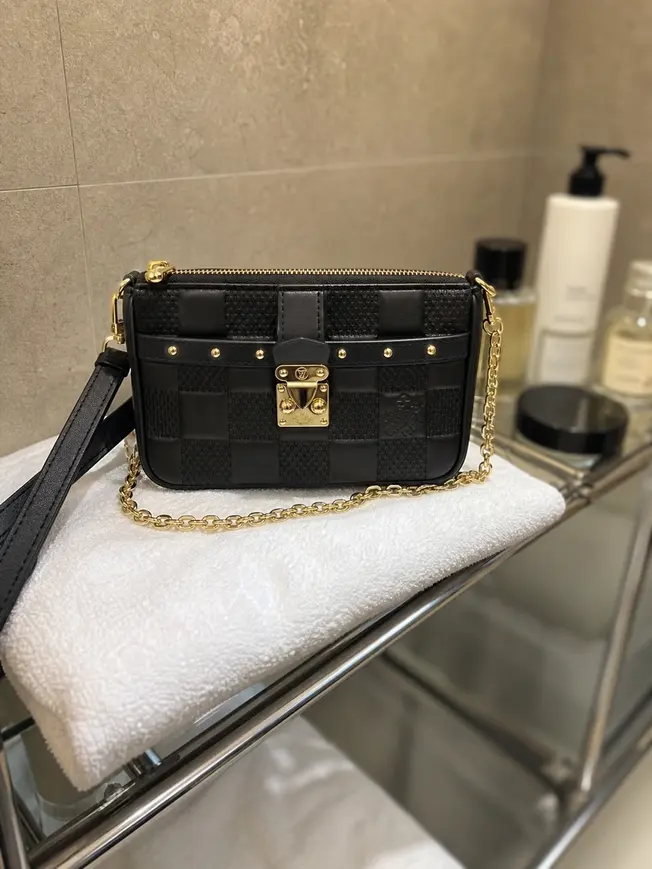 Damier Quilt Pochette Troca M59046 photo review