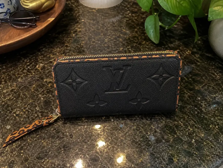 Wild at Heart Zippy Wallet M80680 photo review