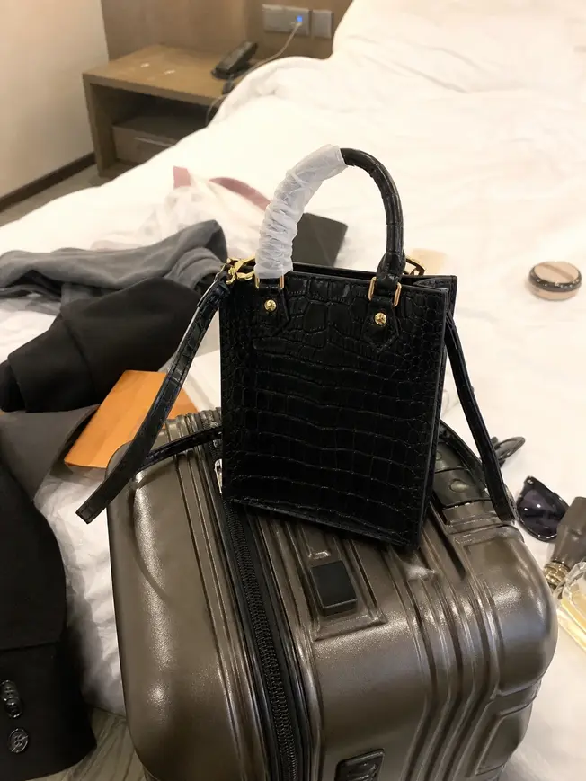 Brilliant Alligator leather Petit Sac Plat Bag-Black N99487-Black photo review
