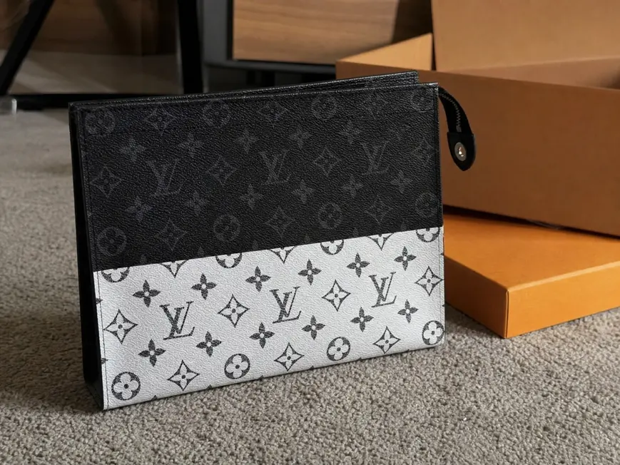 2018 Men Pochette Voyage MM-Monogram Other Canvas M63039 photo review