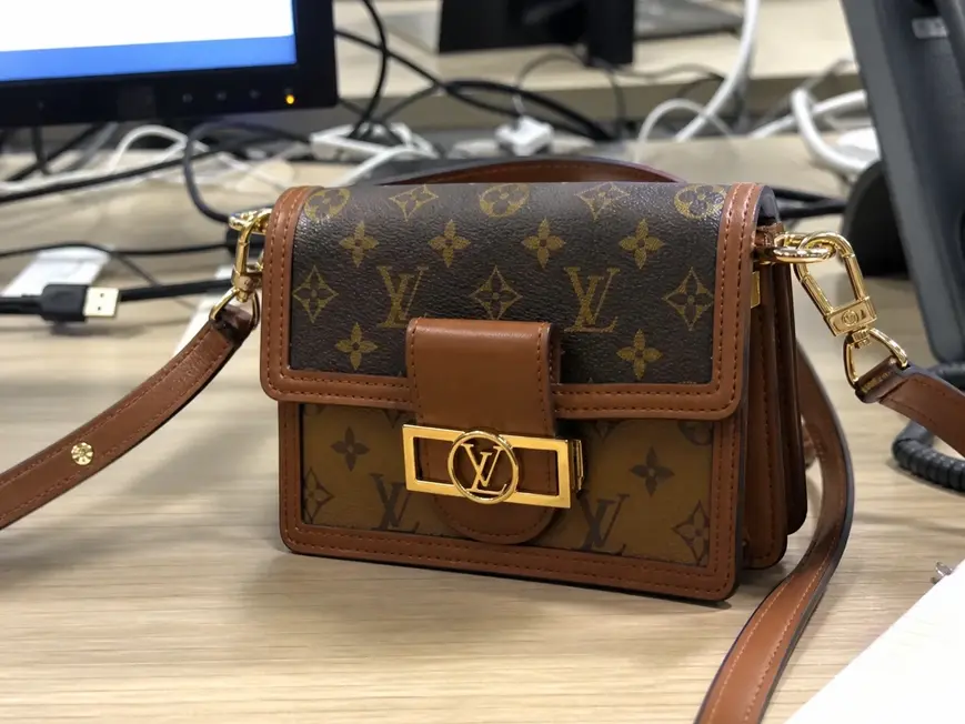 Monogram Reverse Canvas Mini Dauphine M44580 photo review