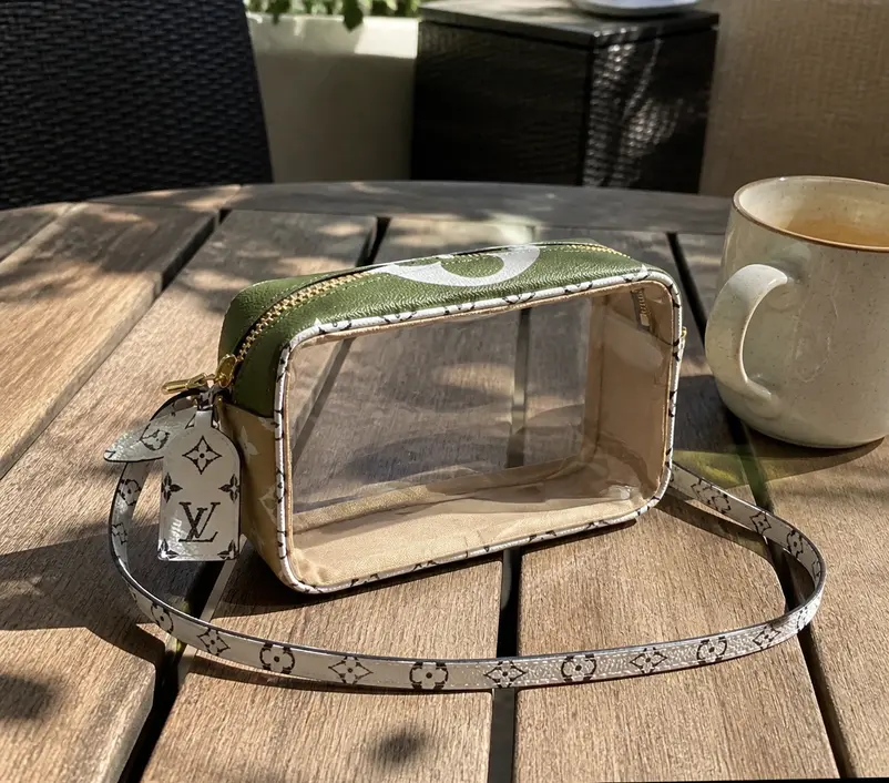 2019 Giant/Mini Monogram canvas Beach Pouch-Kaki M67610 photo review