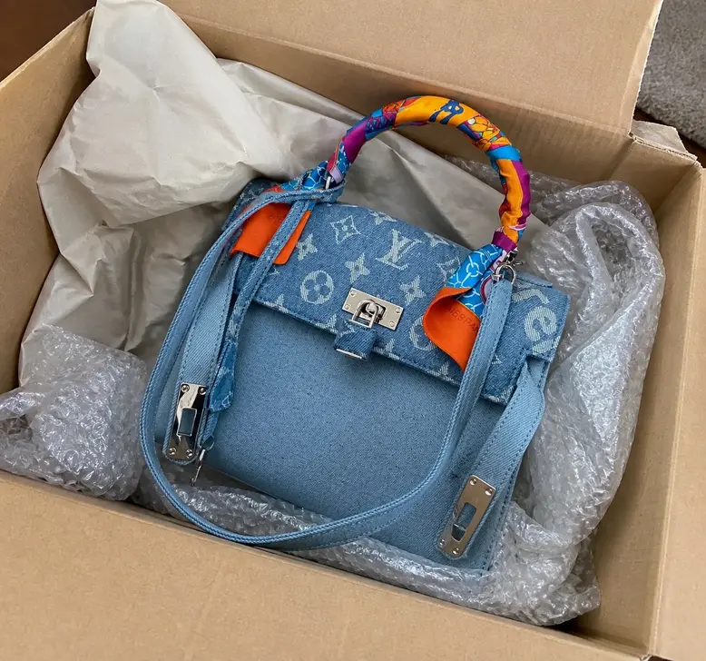 x Supreme 2019 Humble Travel Bag Kelly M49991 photo review