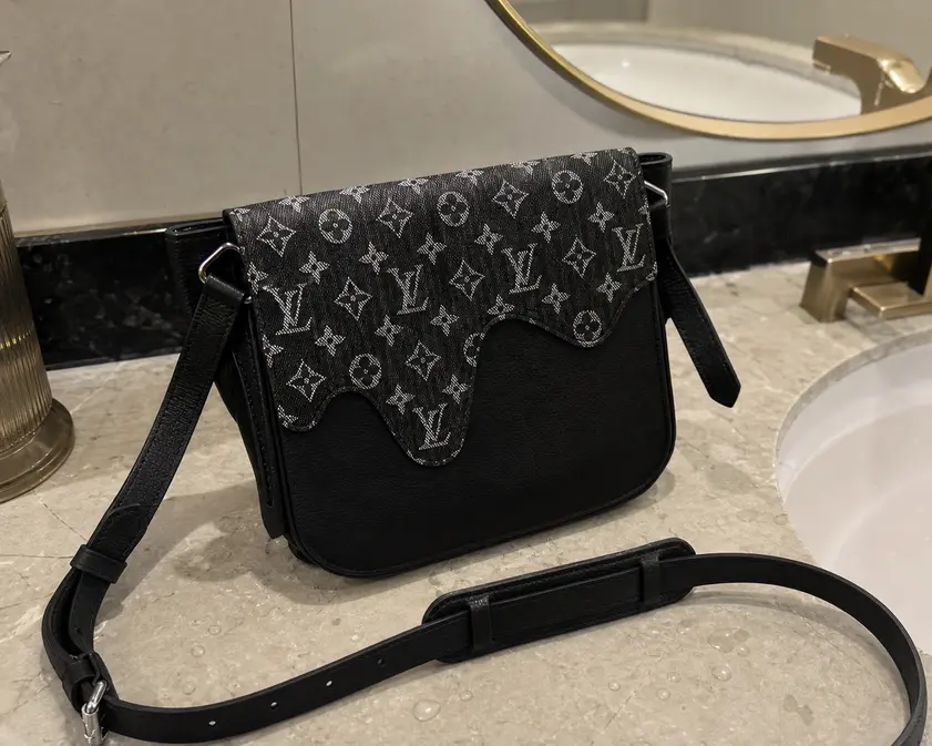 Nigos Monogram Drip Besace Tokyo M45971 photo review
