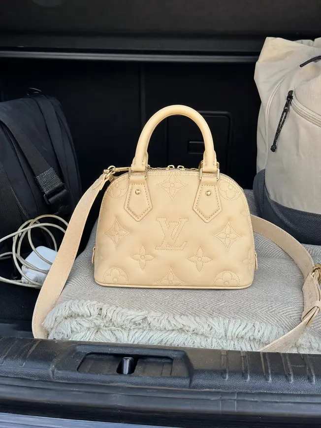 Monogram Motif Alma BB Bag M59821 photo review