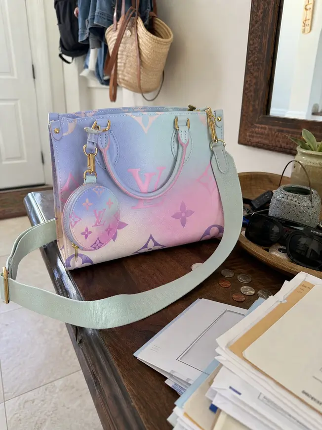Monogram Canvas Onthego PM Tote M59856 photo review
