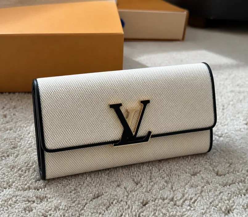 Natural Canvas Capucines Wallet M81305 photo review