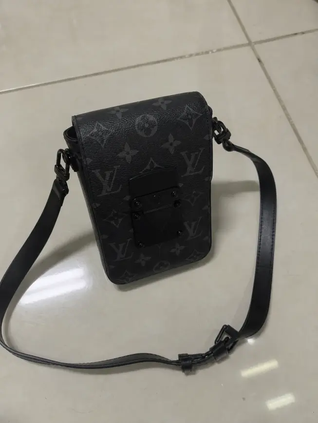 Monogram Macassar S-Lock Vertical Wearable Wallet-Black M81522-Black photo review
