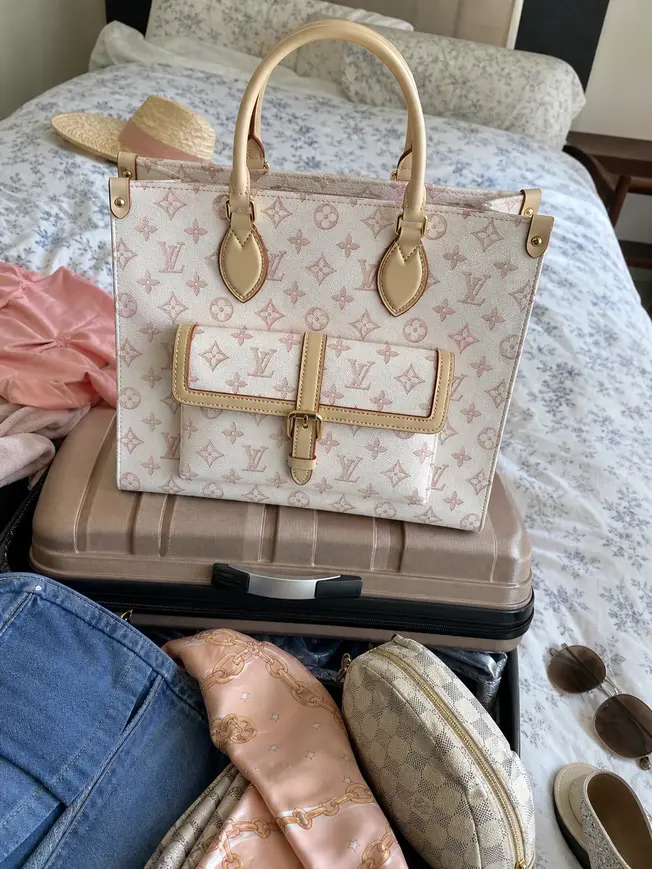 Monogram Coated OnTheGo MM Tote Bag-White M46154-White photo review