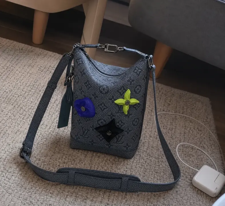 Monogram Virgil Ablohs Climbing Hobo Cruiser PM-Dark M20875-Dark photo review