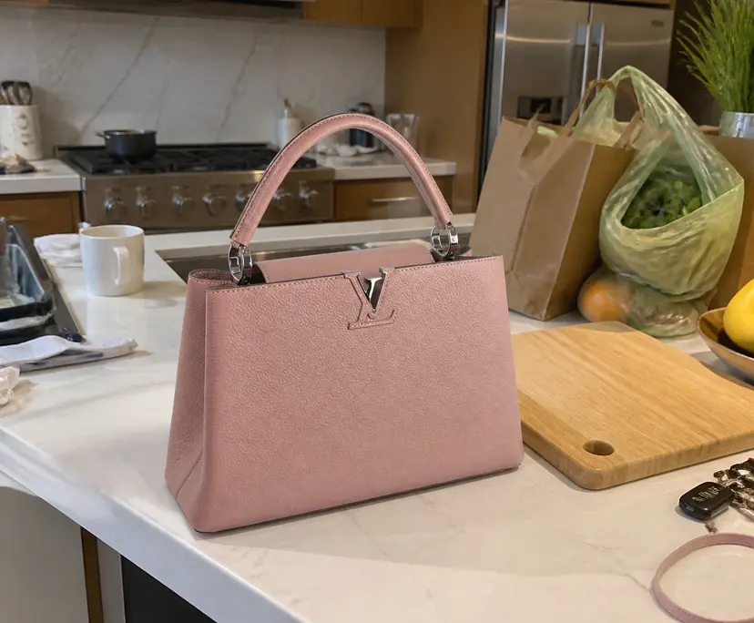 Capucines MM Handbag-Magnolia M94471-1 photo review