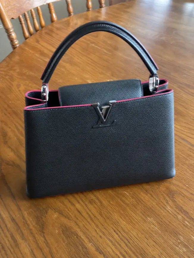 Capucines MM Handbag M94535 photo review