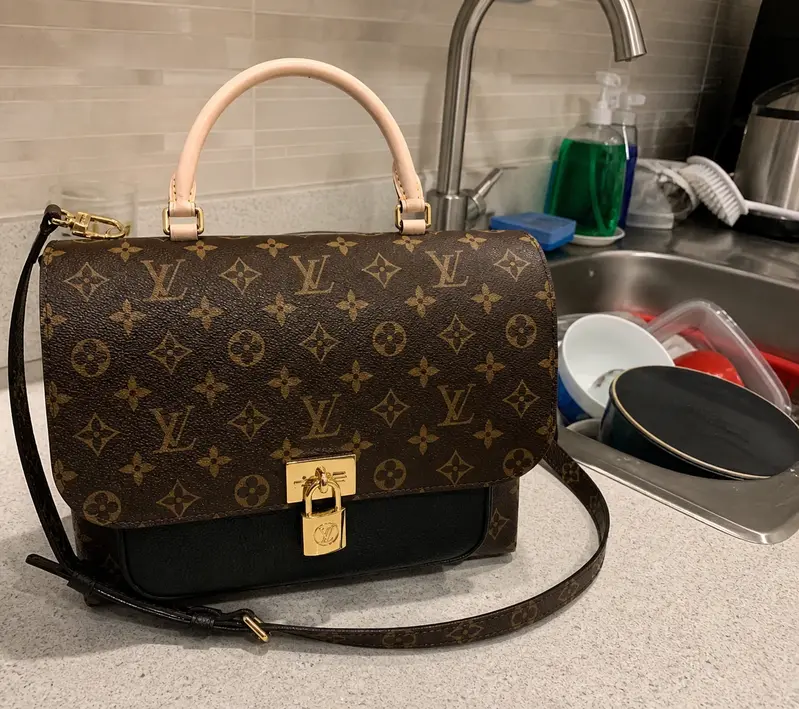 2019 Monogram Marignan Messenger-Noir M44259 photo review