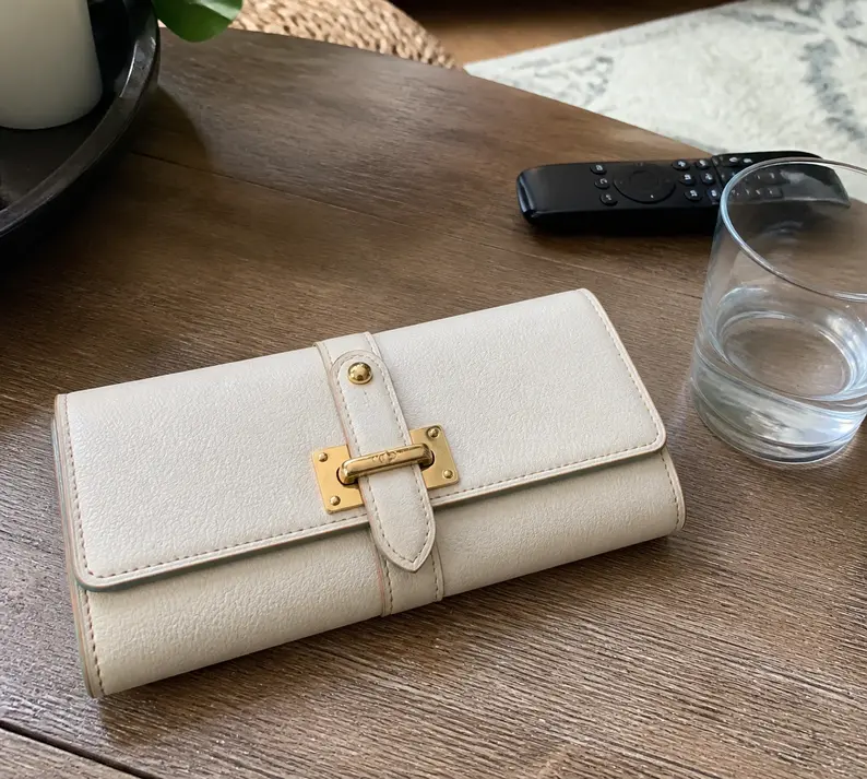 Monogram LE Favori Wallet M95646 photo review