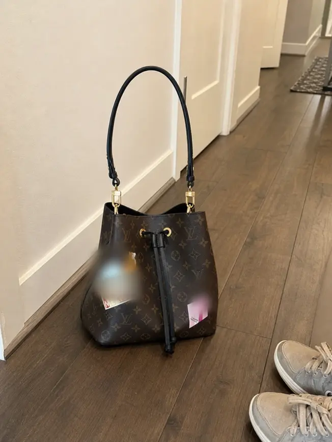 Premium NeoNoe My LV World Tour PO1072 photo review