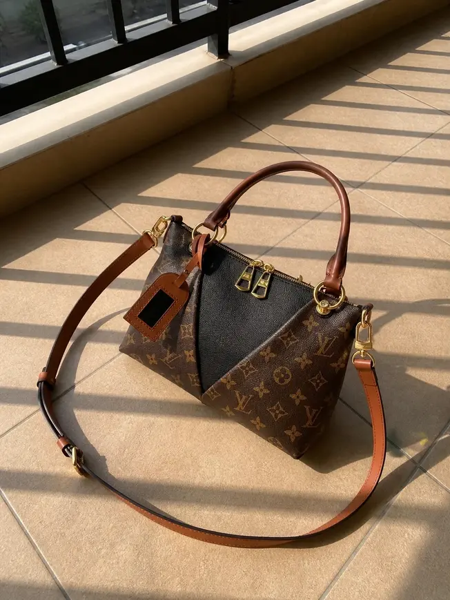2019 Cruise Monogram Canvas "V" Tote BB M43976 photo review