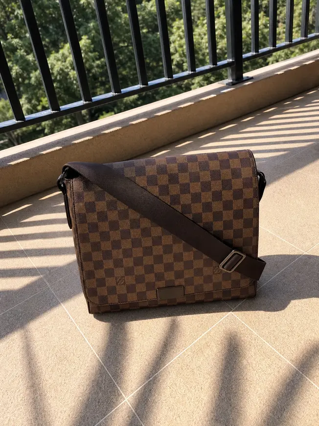 Damier Ebene District MM Bag N41212 photo review
