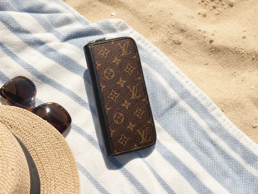 Monogram Zipper Vertical Wallet M60109 photo review