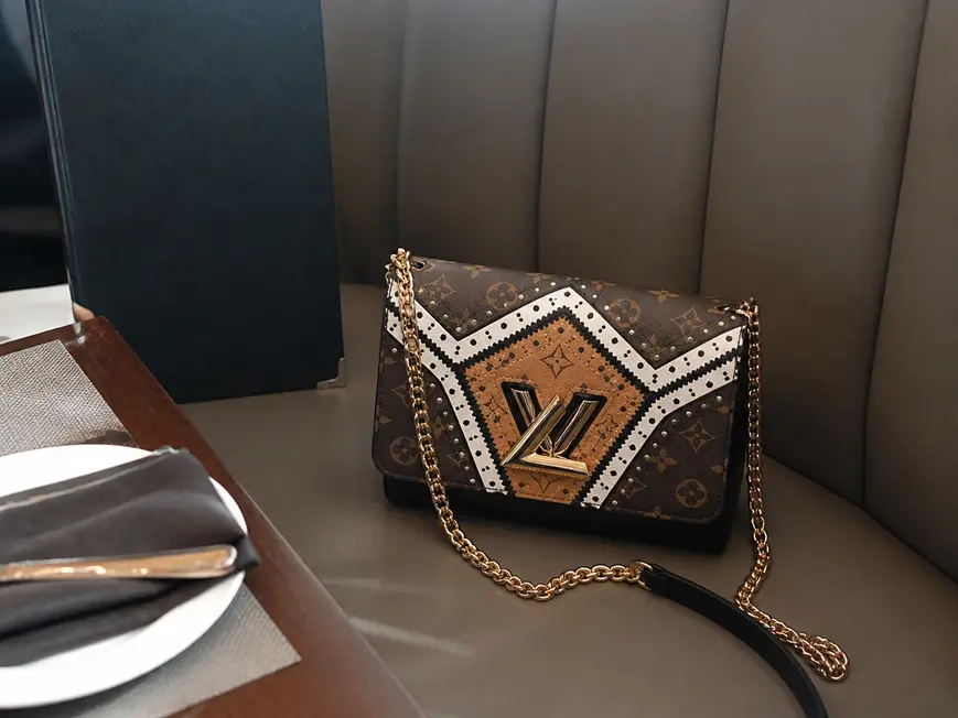 2017 Fall Premium Monogram Twist MM M44214 photo review
